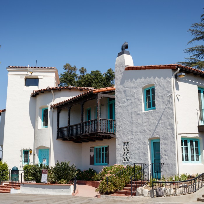 Photo of the Hart mansion and museum